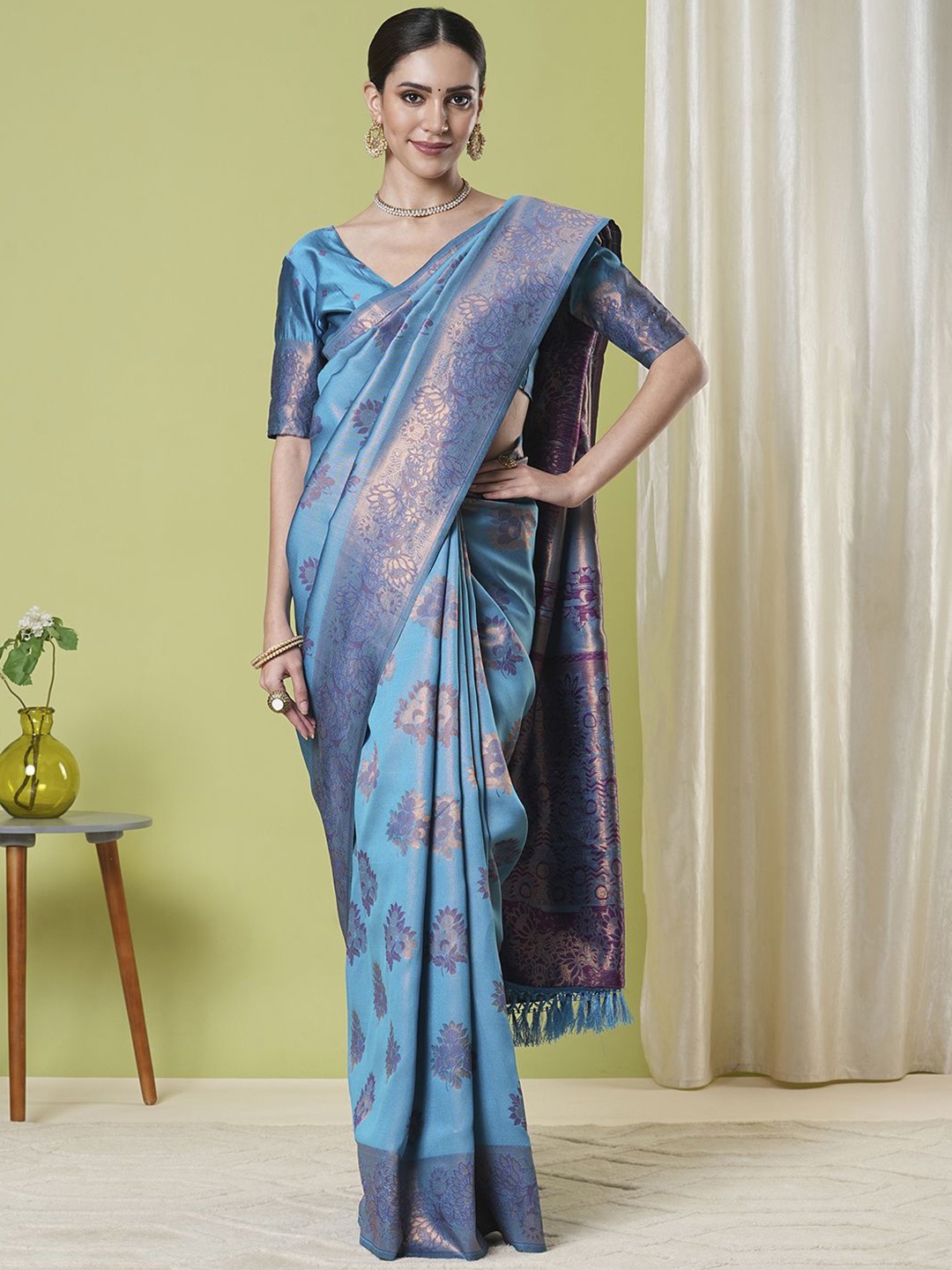 

KAYOMMI Woven Design Zari Banarasi Saree, Blue