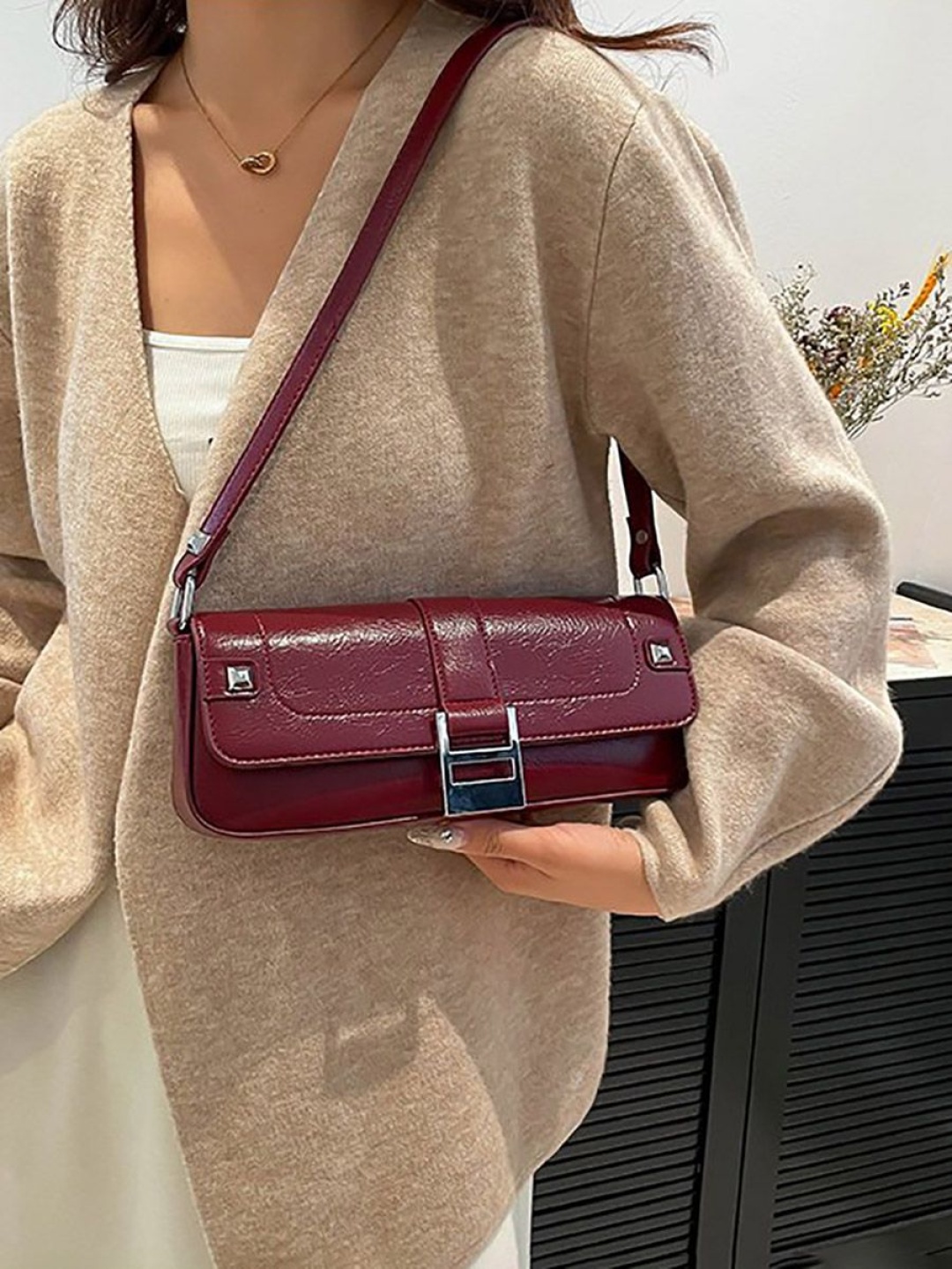 

Styli Women Textured Baguette Shoulder Bag, Maroon