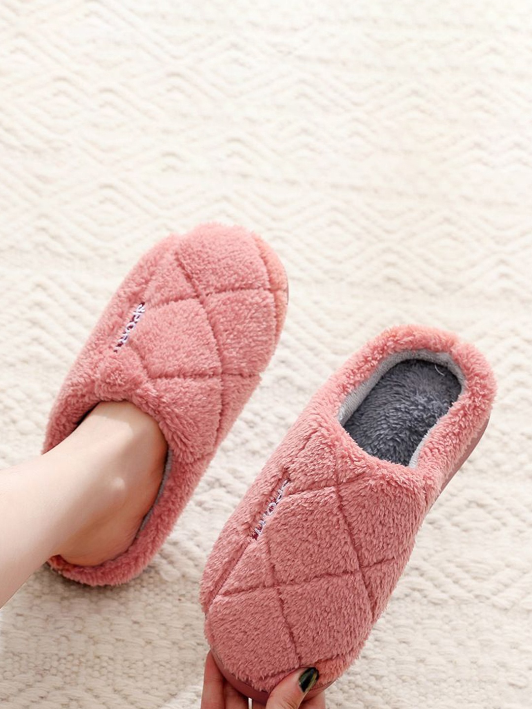 

glitchez Women Room Slippers, Pink