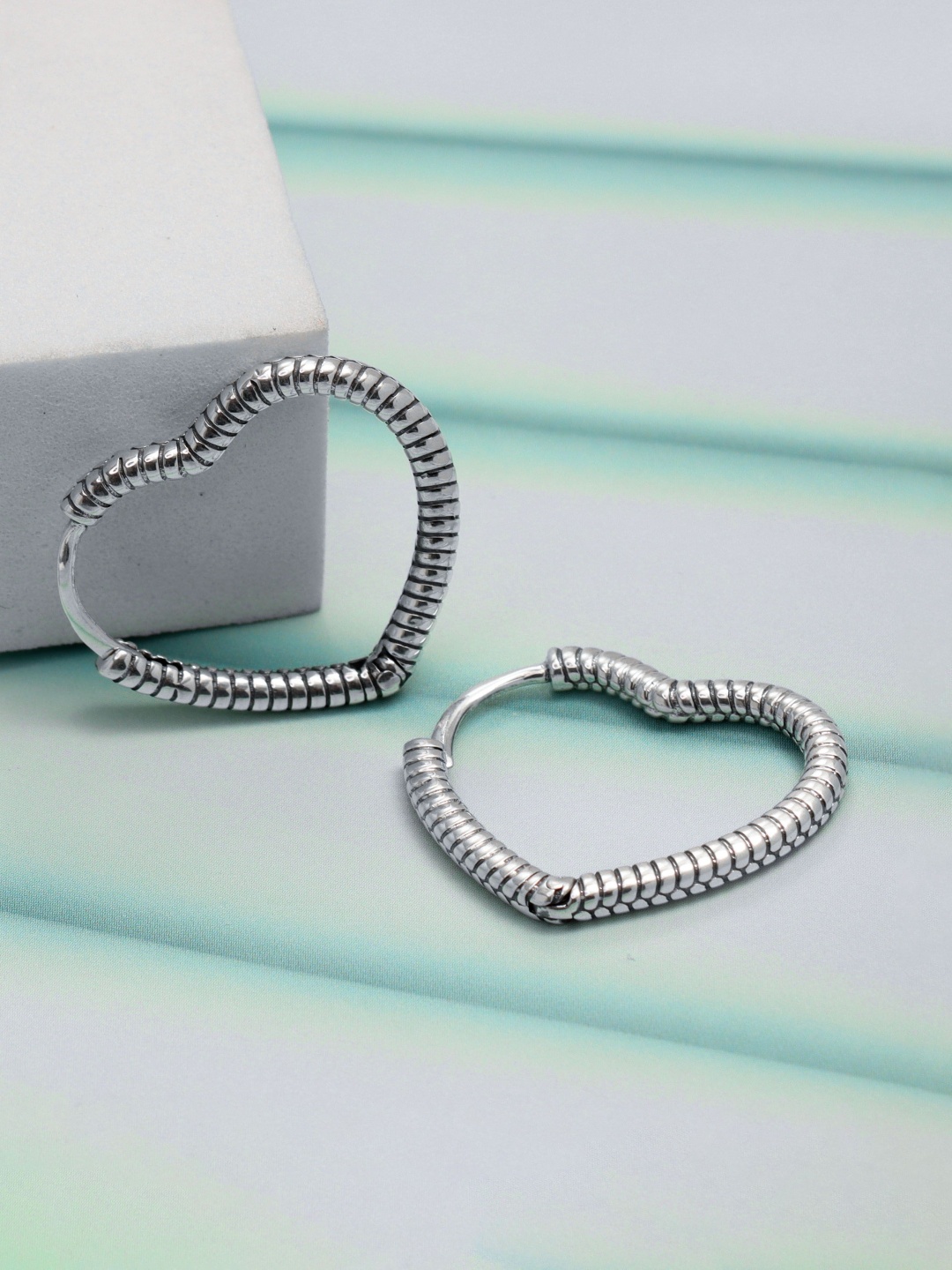 

LeCalla 925 Sterling Silver Rhodium-Plated Heart Shaped Hoops, Grey