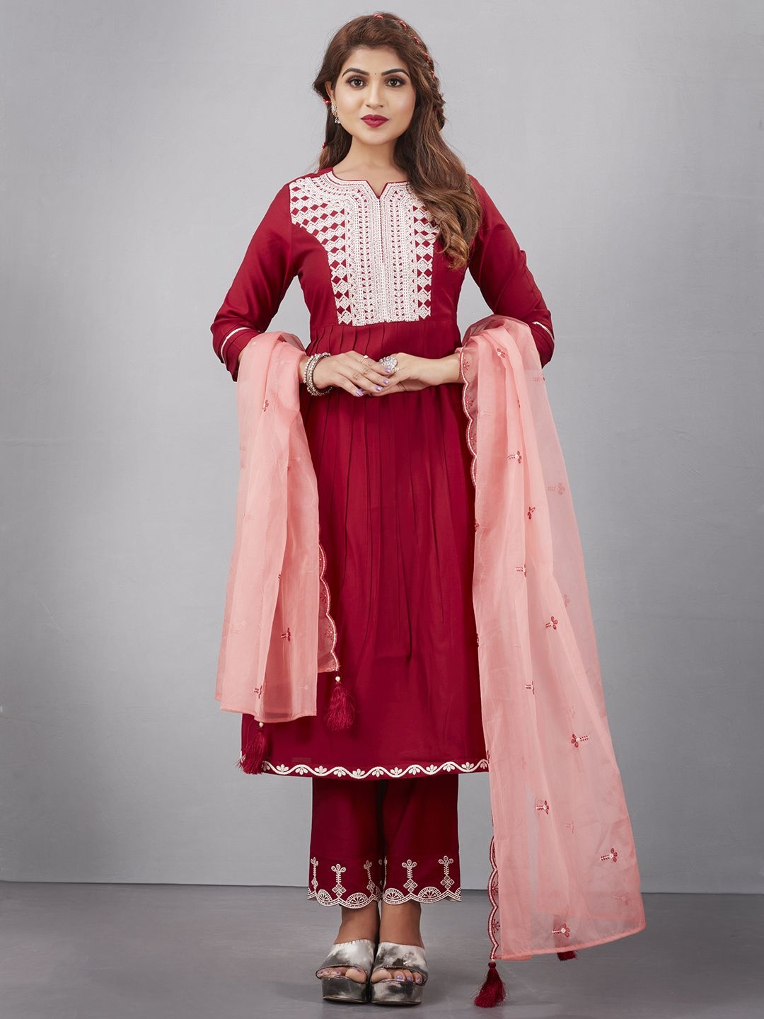 

Krimmple Women Ethnic Motifs Yoke Design Regular Thread Work Pure Silk Kurta with Pyjamas & With Dupatta, Red