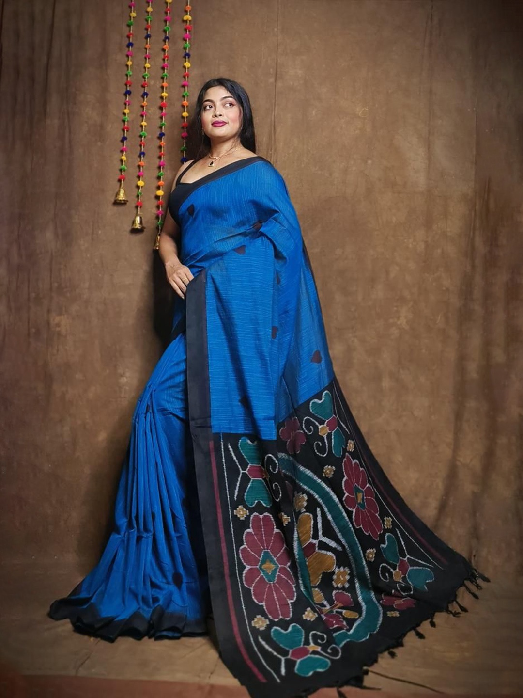 

Ruuprekha Ethnic Motifs Printed Pure Cotton Khadi Saree, Blue