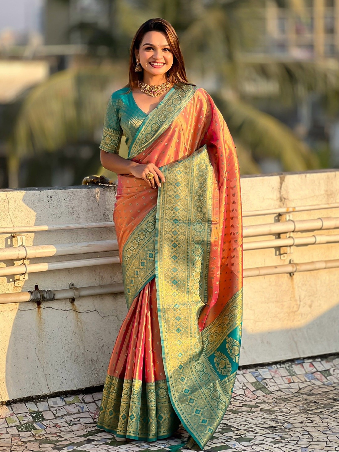 

LeeliPeeri Designer Woven Design Zari Saree, Peach
