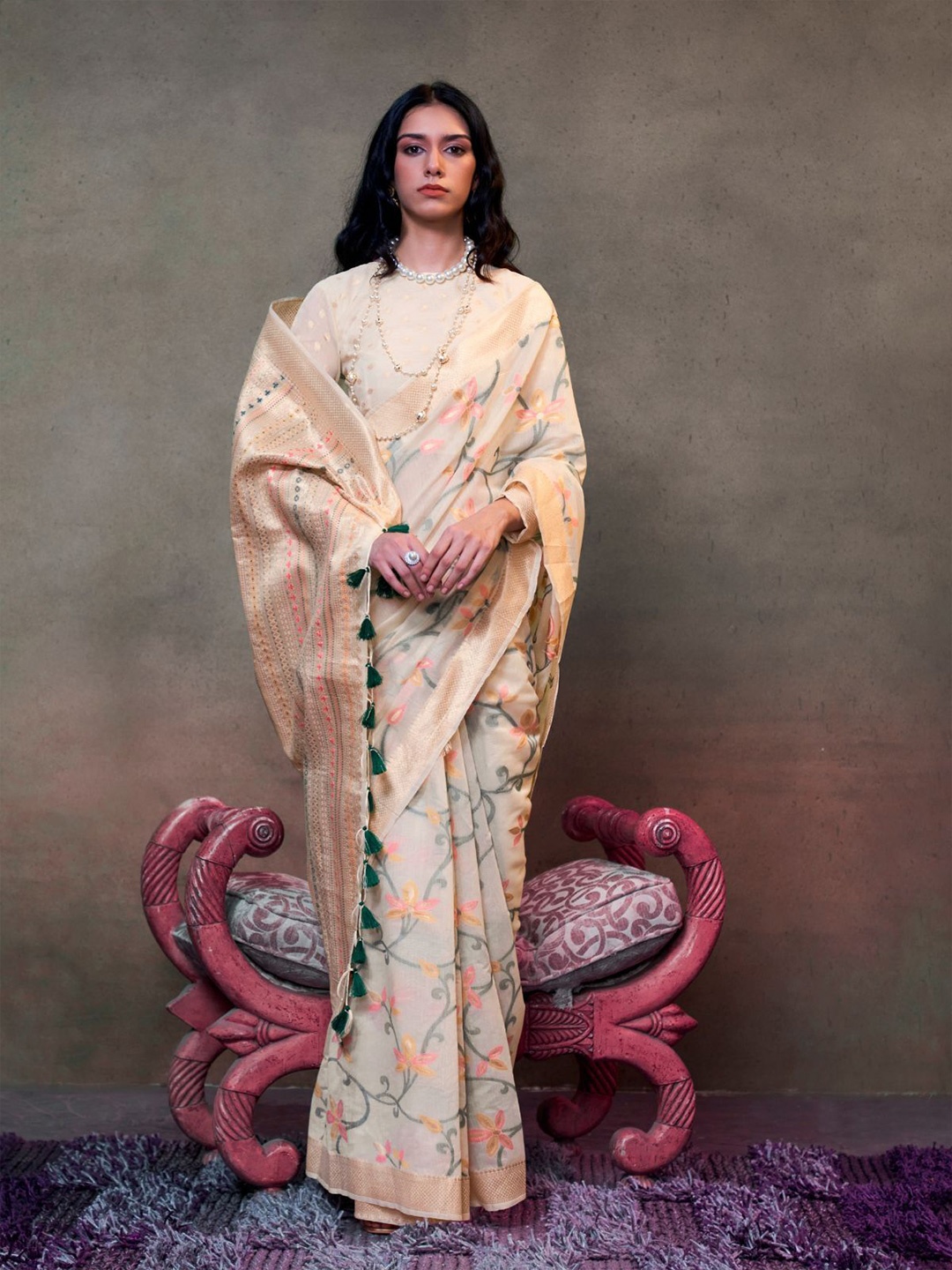 

ODETTE Floral Zari Silk Blend Saree, Beige
