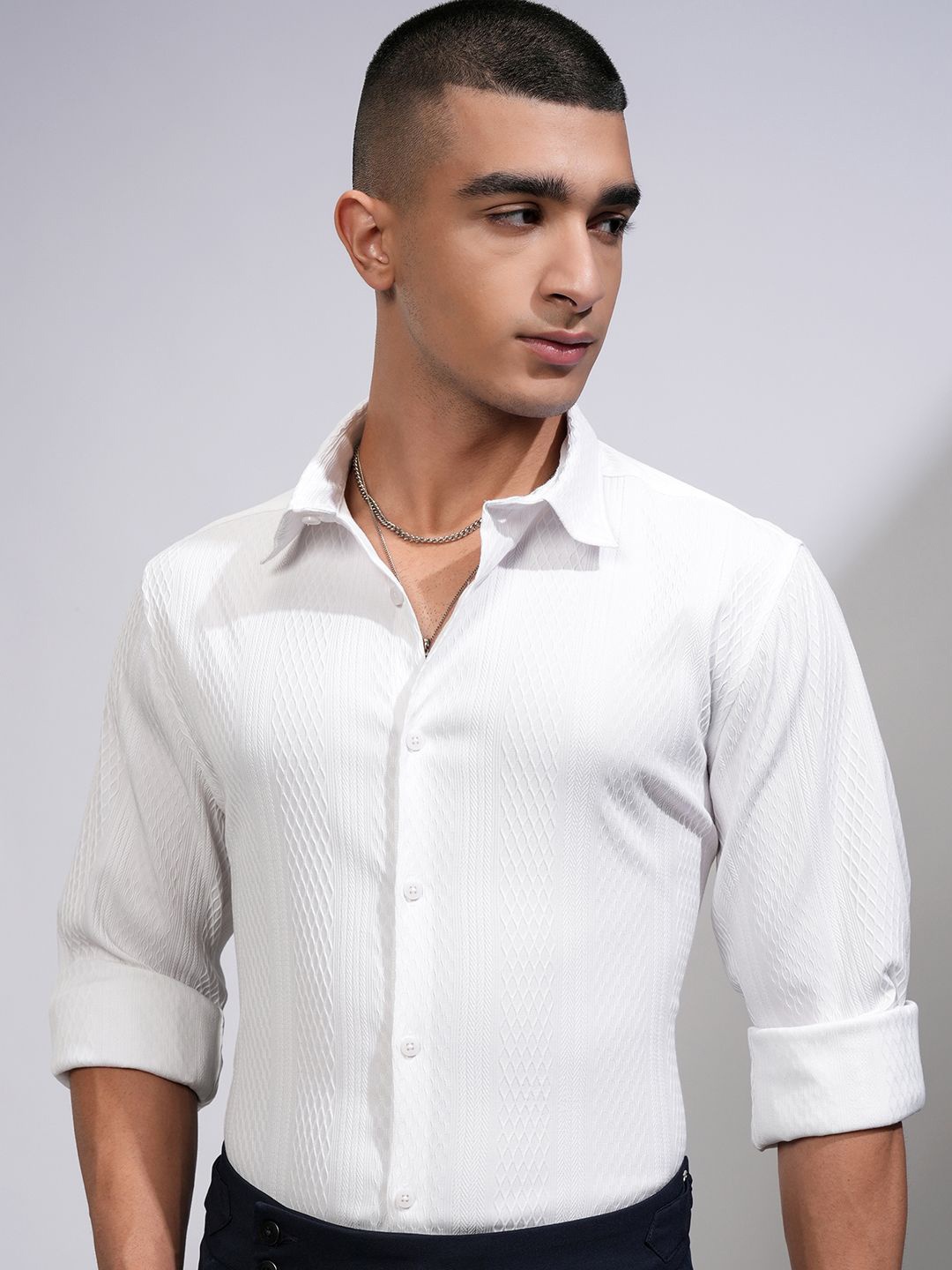

HIGHLANDER Men Spread Collar Textured Casual Shirt, White