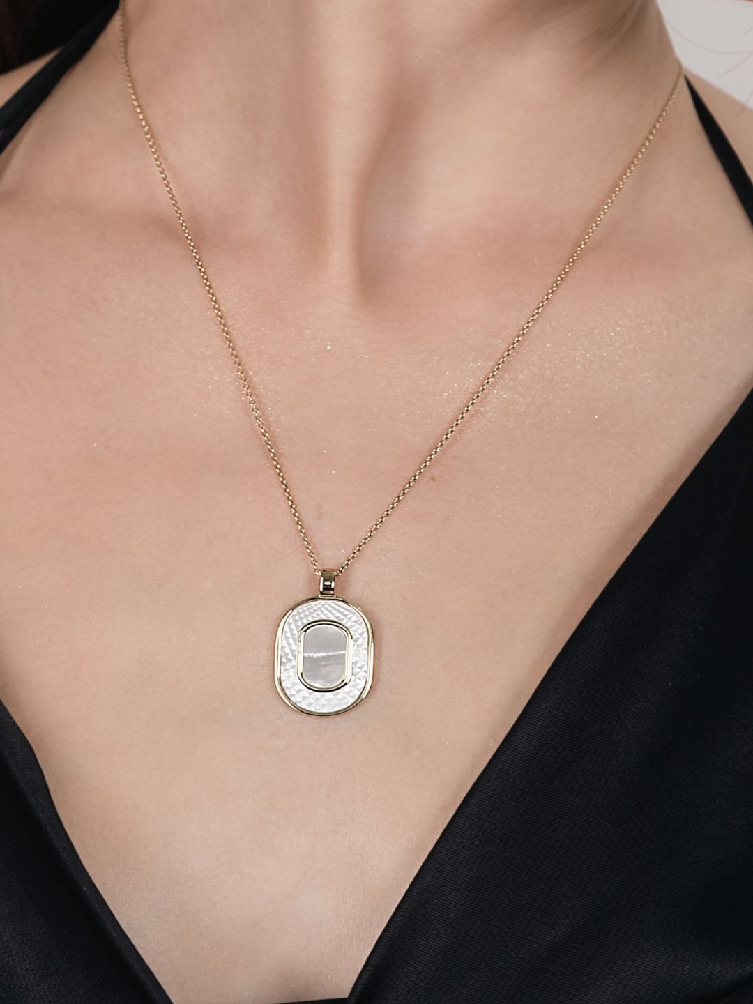 

VELVET IMPERIAL Gold-Plated Geometric Pendants with Chains