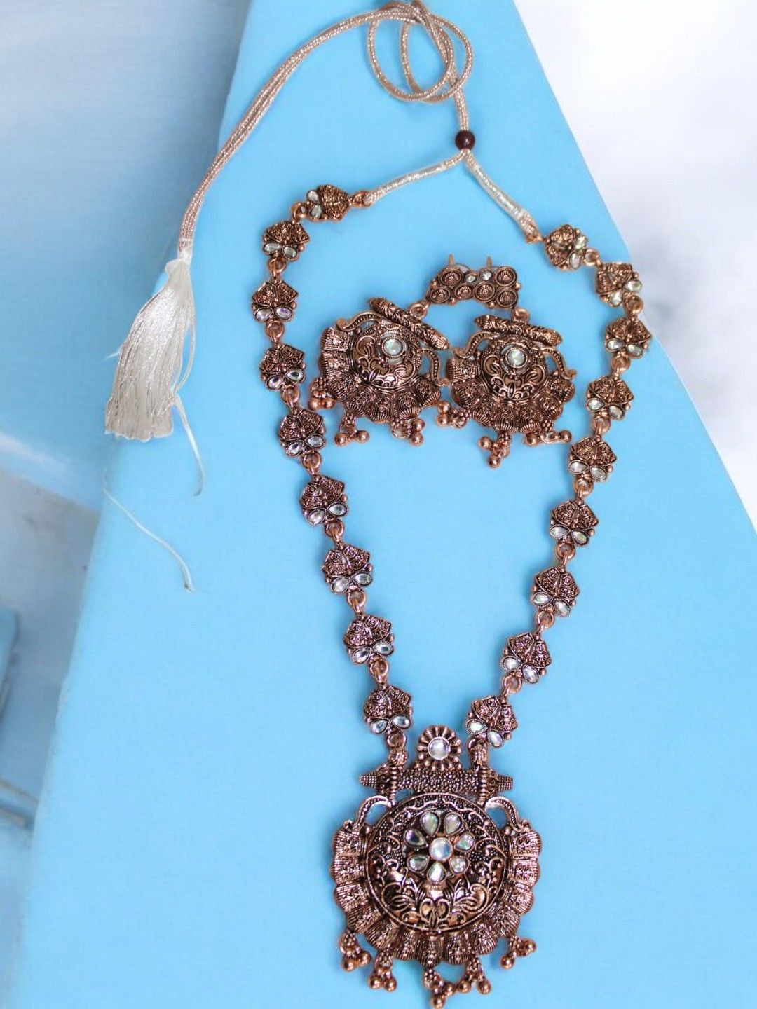 

Jolly Faces Copper-Plated Stone-Studded & Beaded Jewellery Set