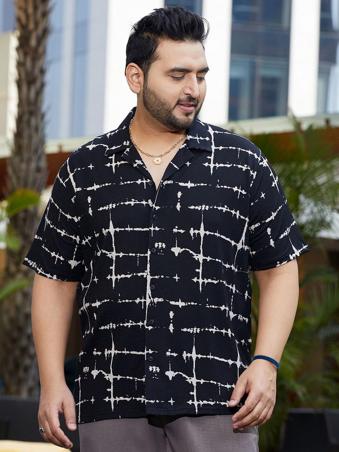 

Instafab Plus Men Comfort Oversized Fit Cuban Collar Abstract Printed Casual Shirt, Black