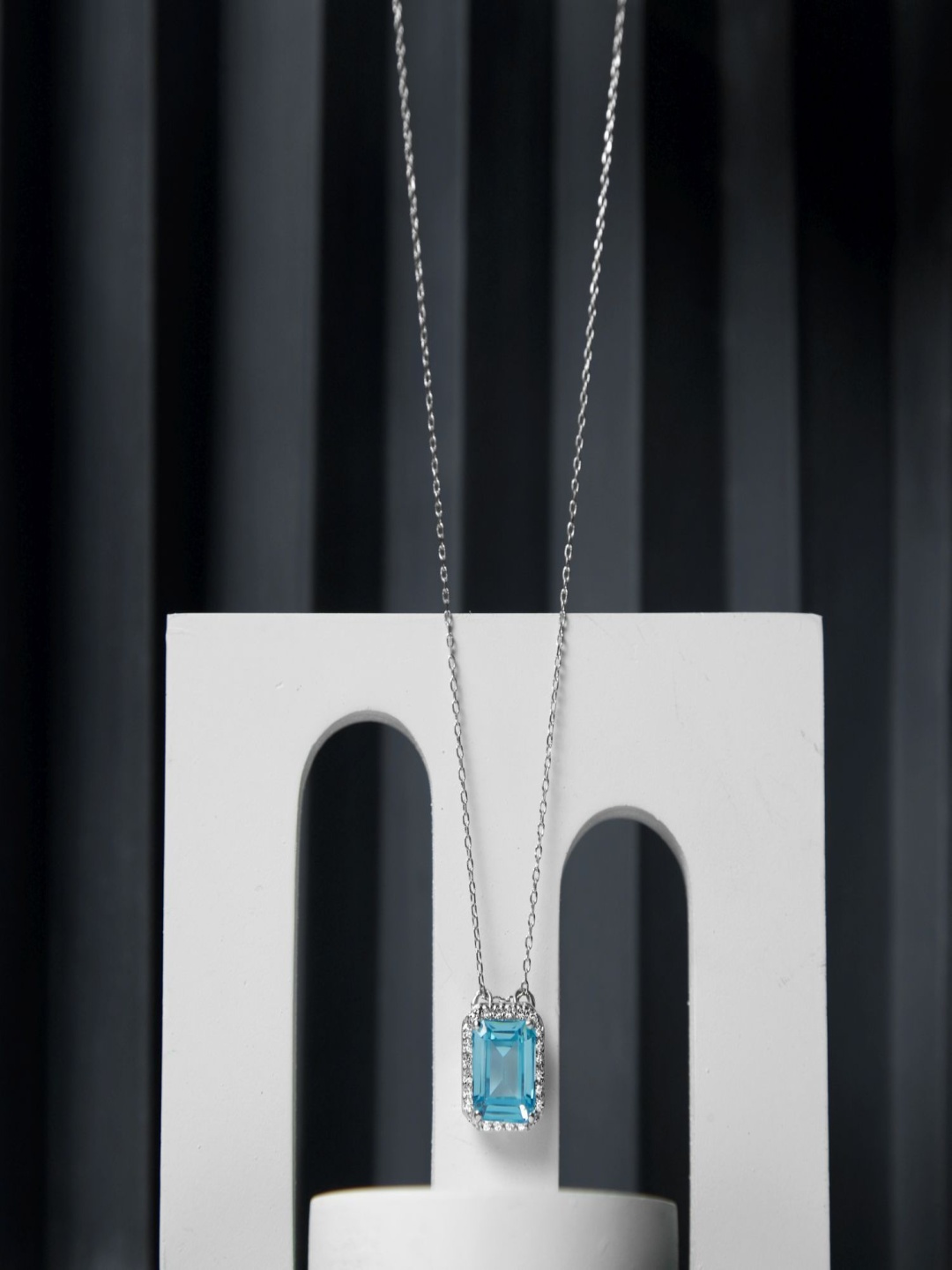 

VELVET IMPERIAL Silver-Plated Square Pendants with Chains