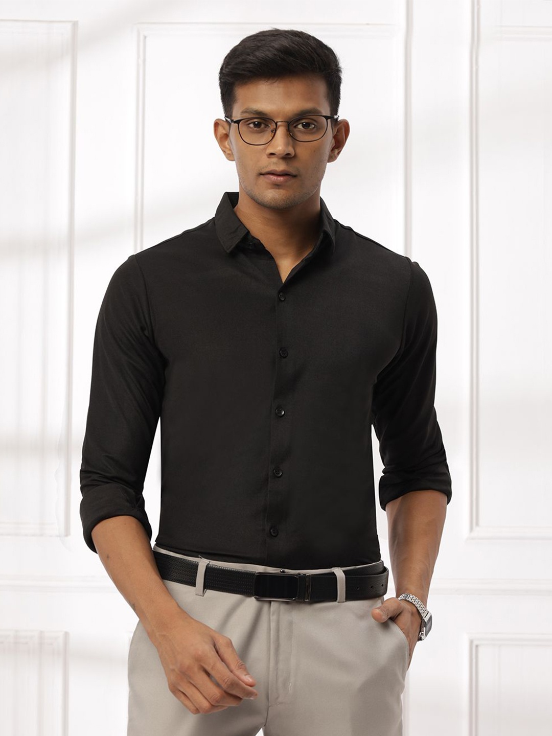 

N AND J Men Spread Collar Solid Casual Shirt, Black