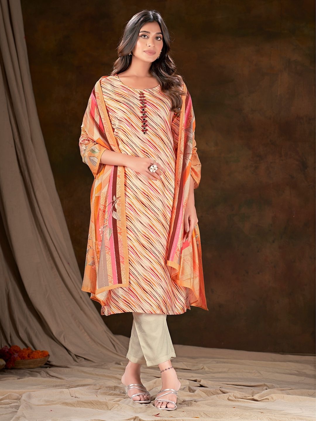 

Krimmple Women Leheriya Printed Regular Thread Work Kurti with Pyjamas & With Dupatta, Cream