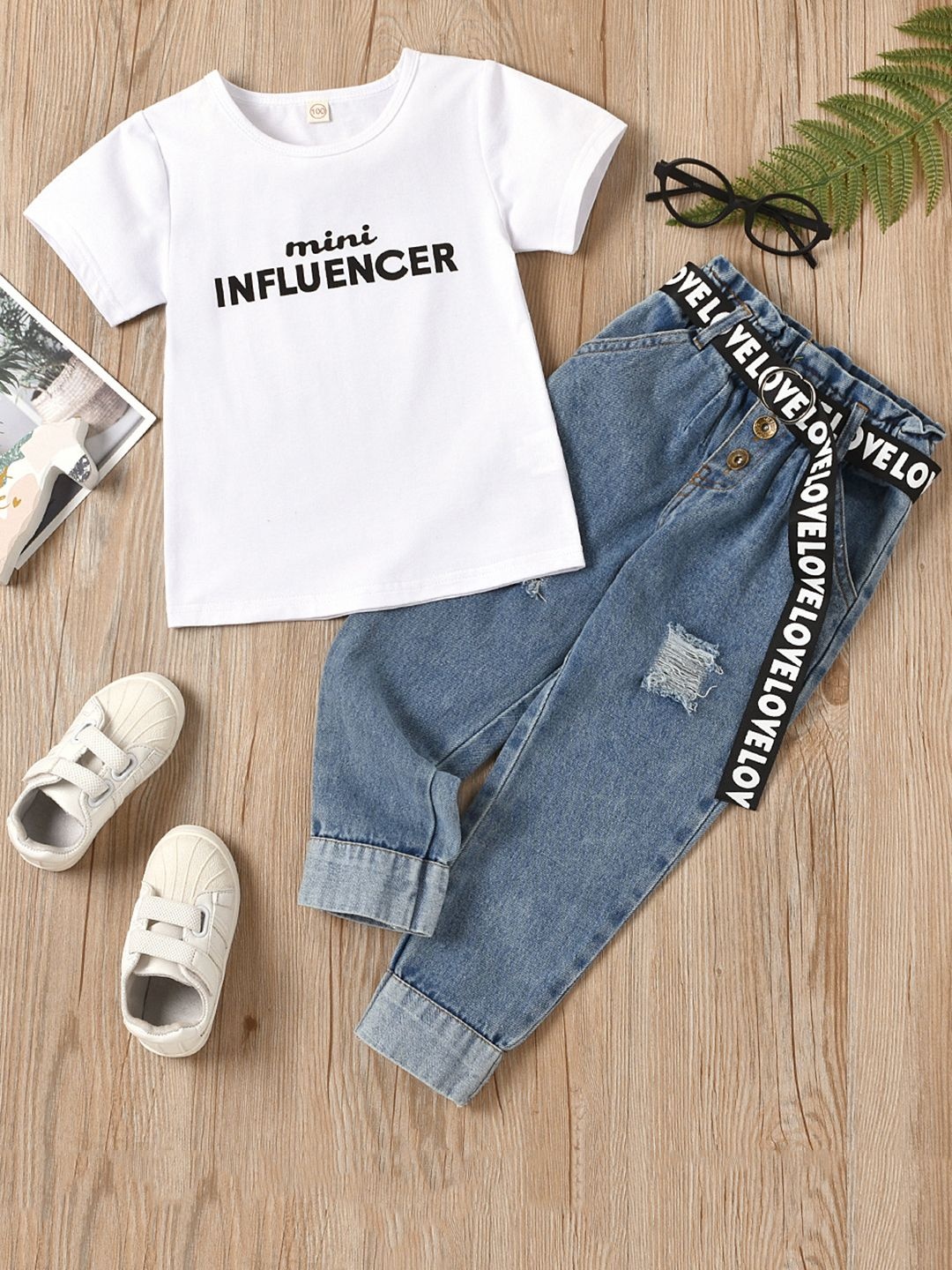 

YK Girls Printed Round Neck T-shirt With Trousers, White