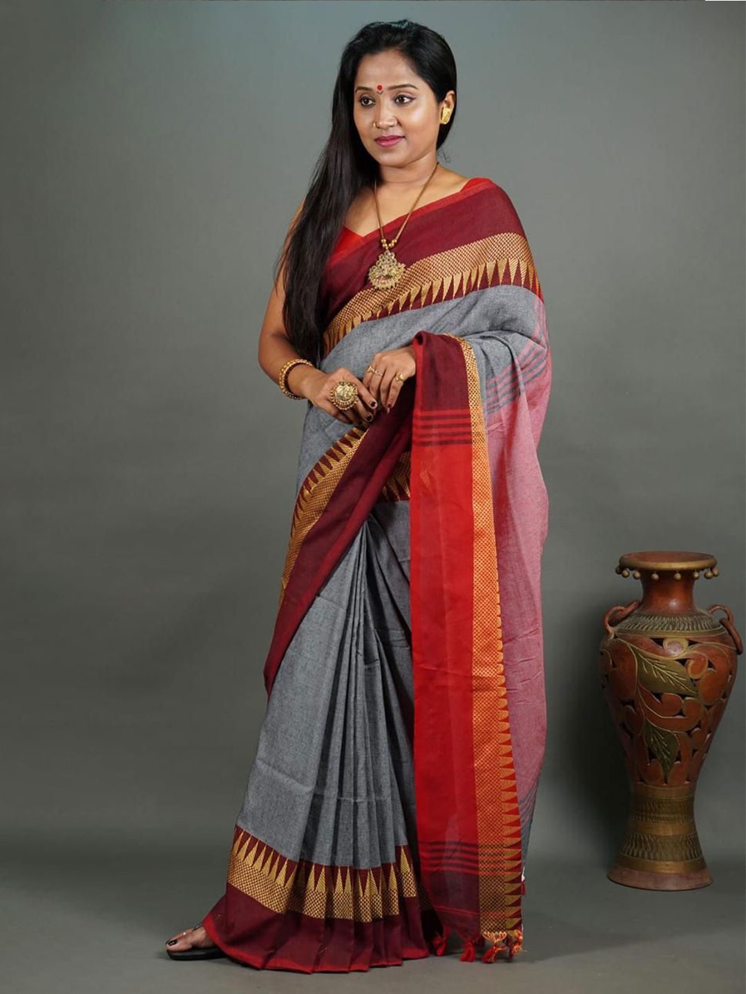 

Ruuprekha Zari Pure Cotton Khadi Saree, Silver