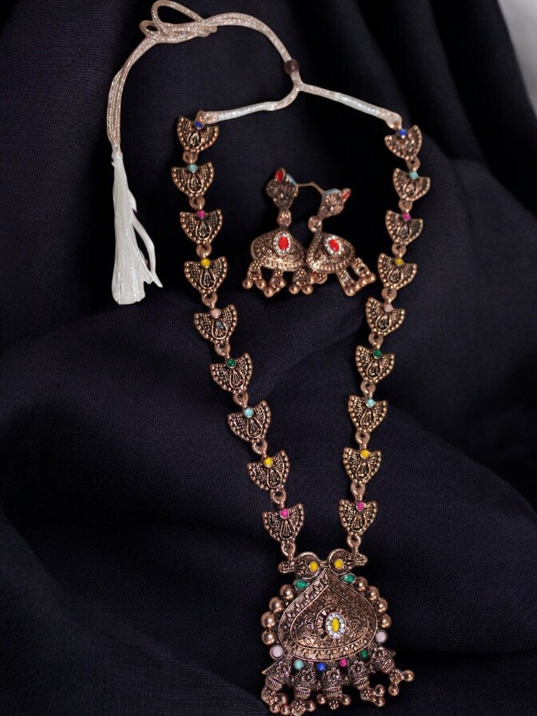 

Jolly Faces Copper-Plated Stone-Studded Jewellery Set