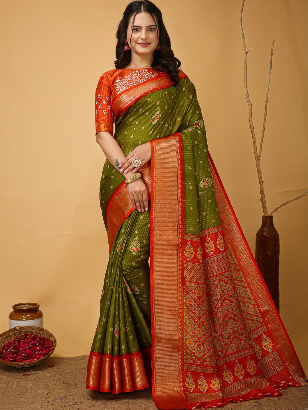 

LeeliPeeri Designer Ethnic Motifs Zari Saree, Olive