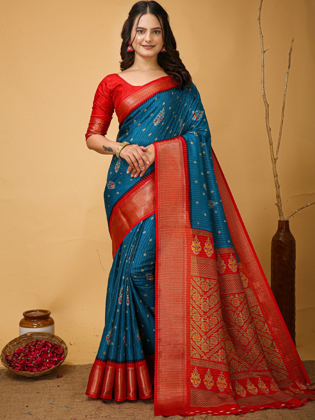 

LeeliPeeri Designer Woven Design Zari Saree, Blue