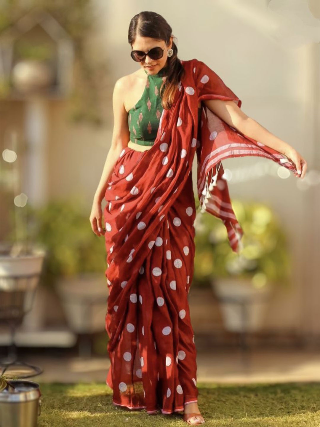 

Ruuprekha Polka Dot Pure Cotton Khadi Saree, Maroon