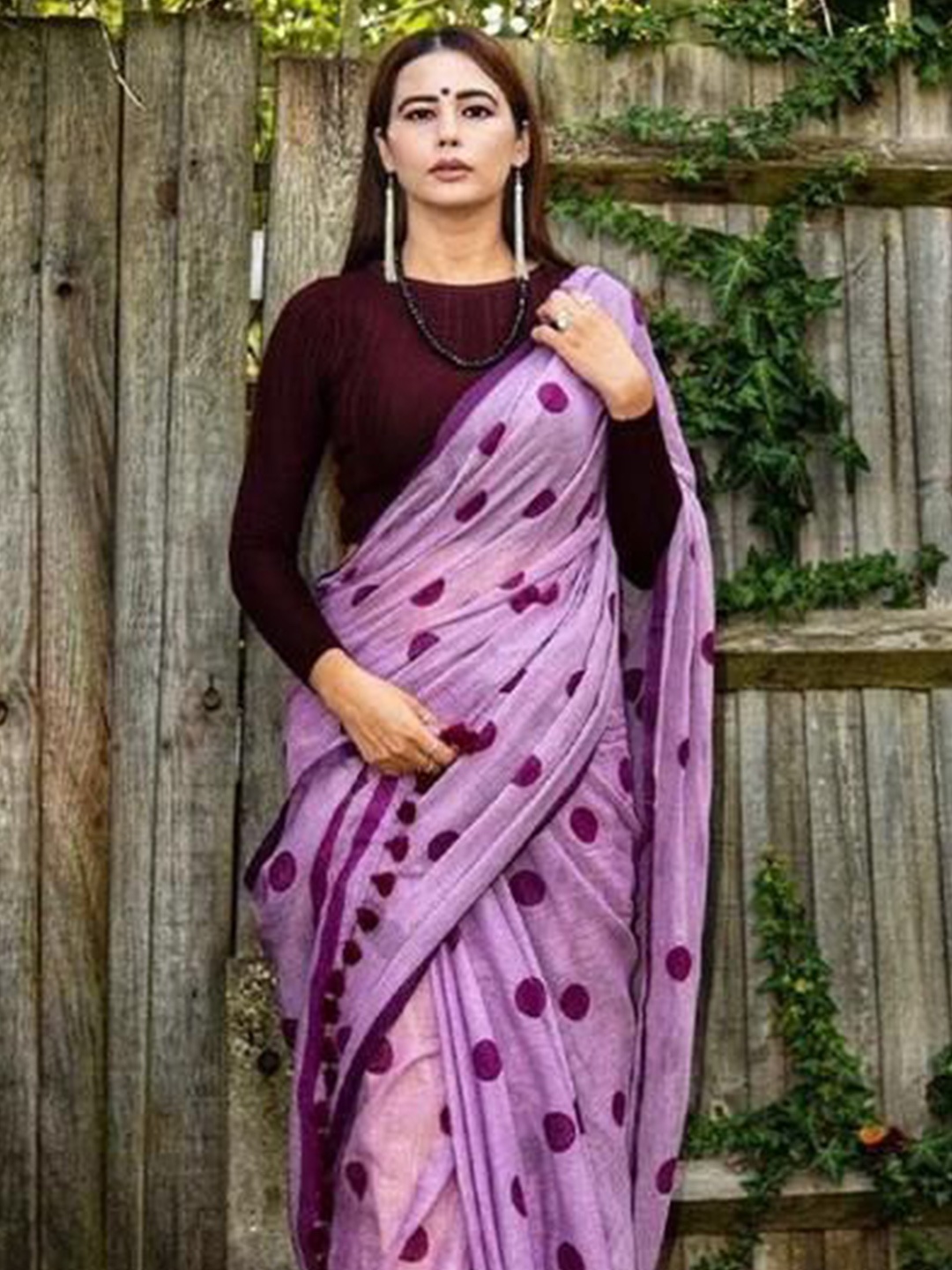 

Ruuprekha Polka Dot Pure Cotton Khadi Saree, Magenta