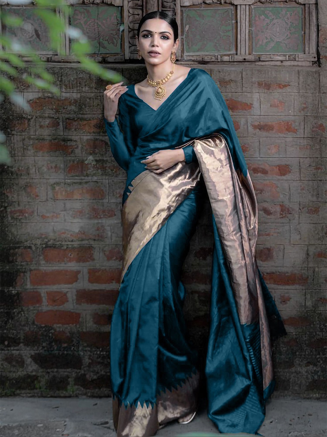 

KALINI Woven Design Zari Banarasi Saree, Blue