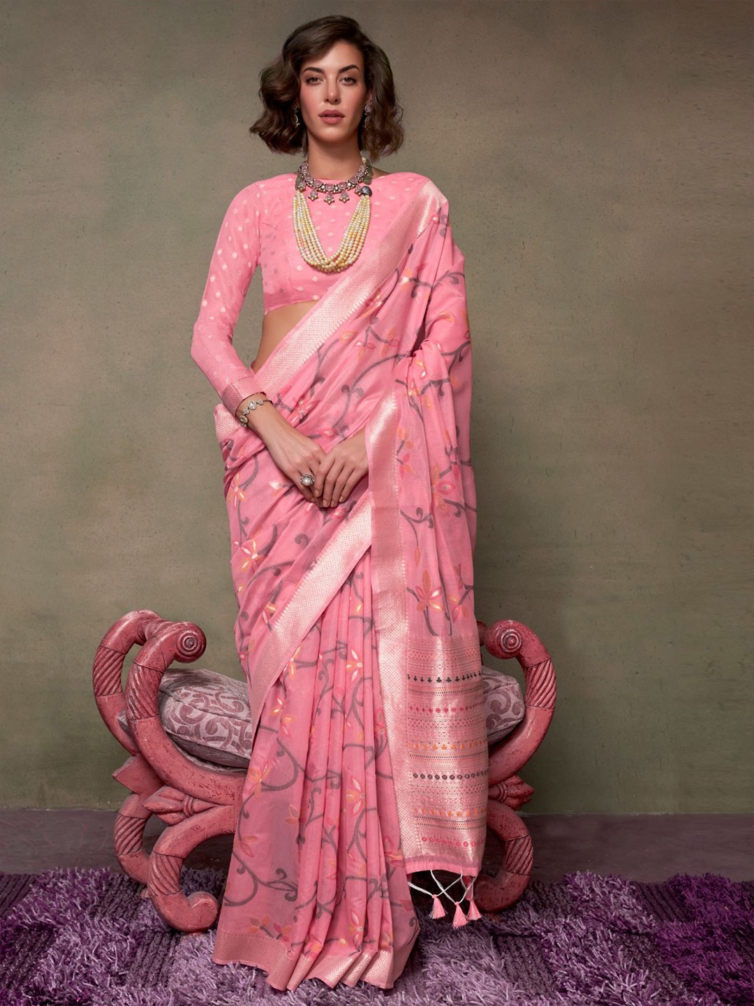 

ODETTE Floral Zari Silk Blend Saree, Pink