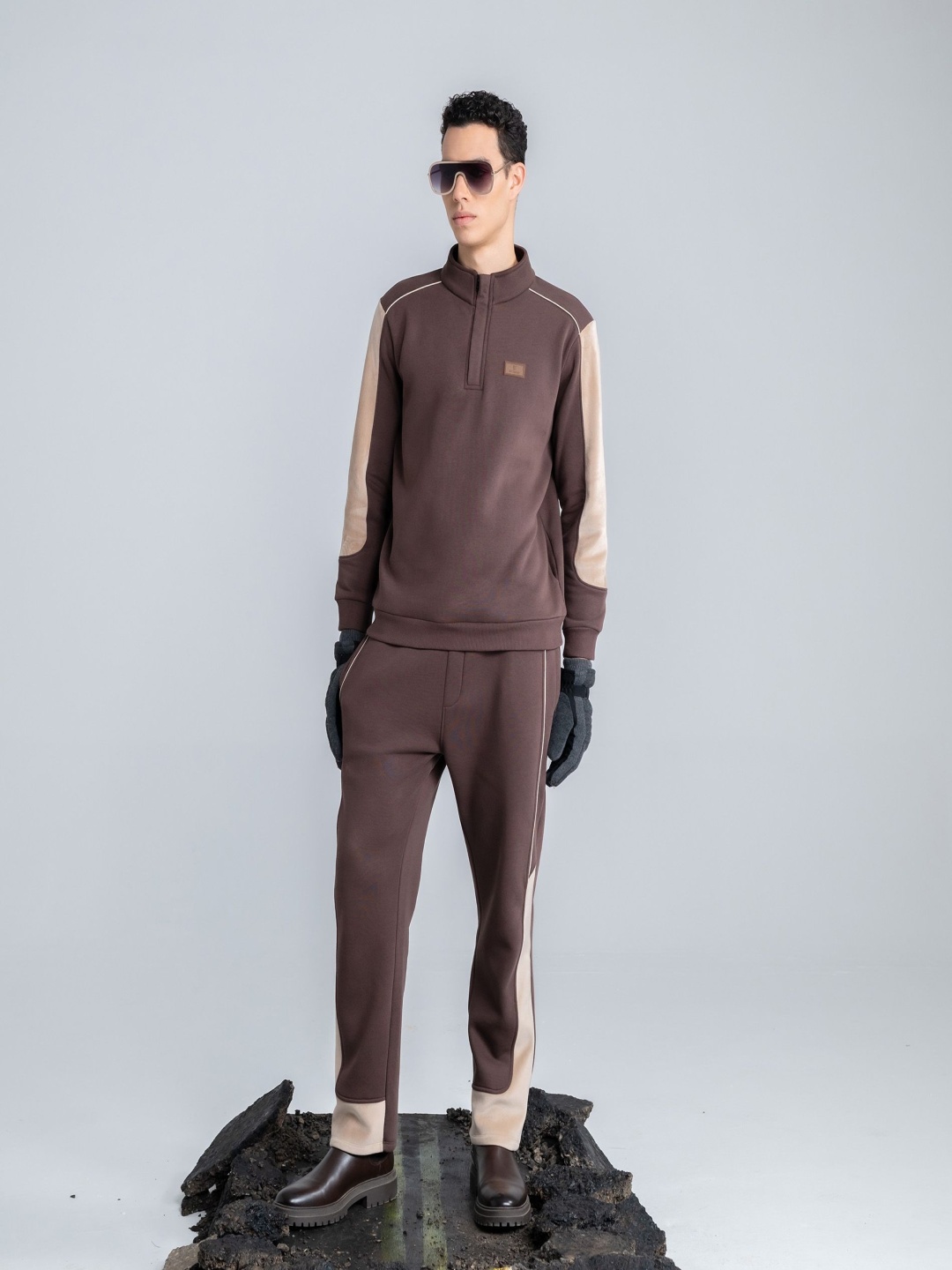 

EDRIO Men Colourblocked Mock Collar Tracksuit, Brown