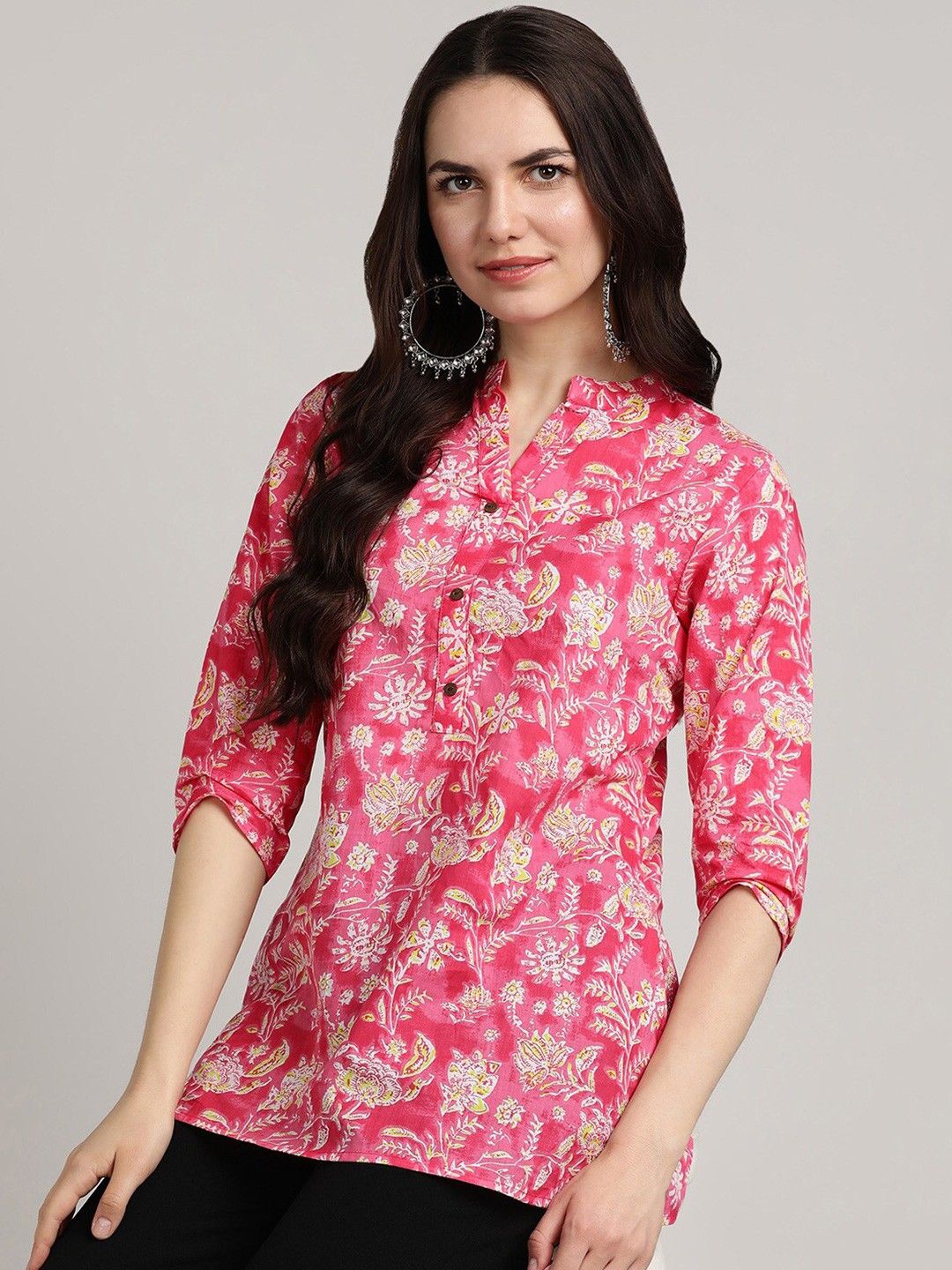 

Kairab Floral Printed V-Neck Kurti, Pink