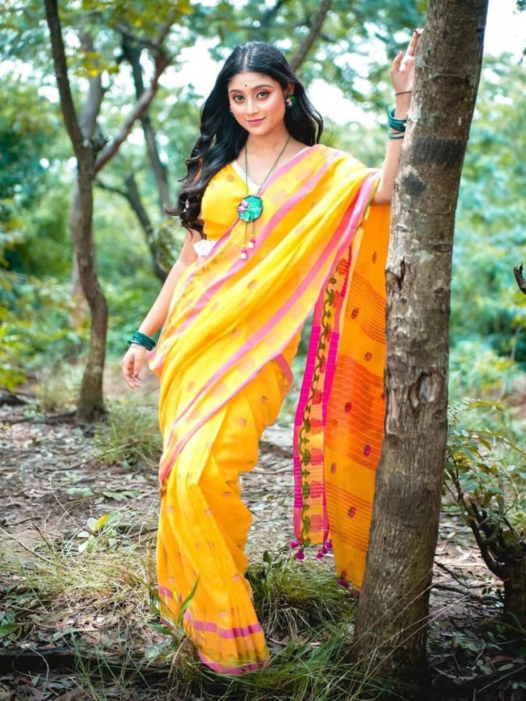 

Ruuprekha Ethnic Motifs Pure Cotton Khadi Saree, Yellow