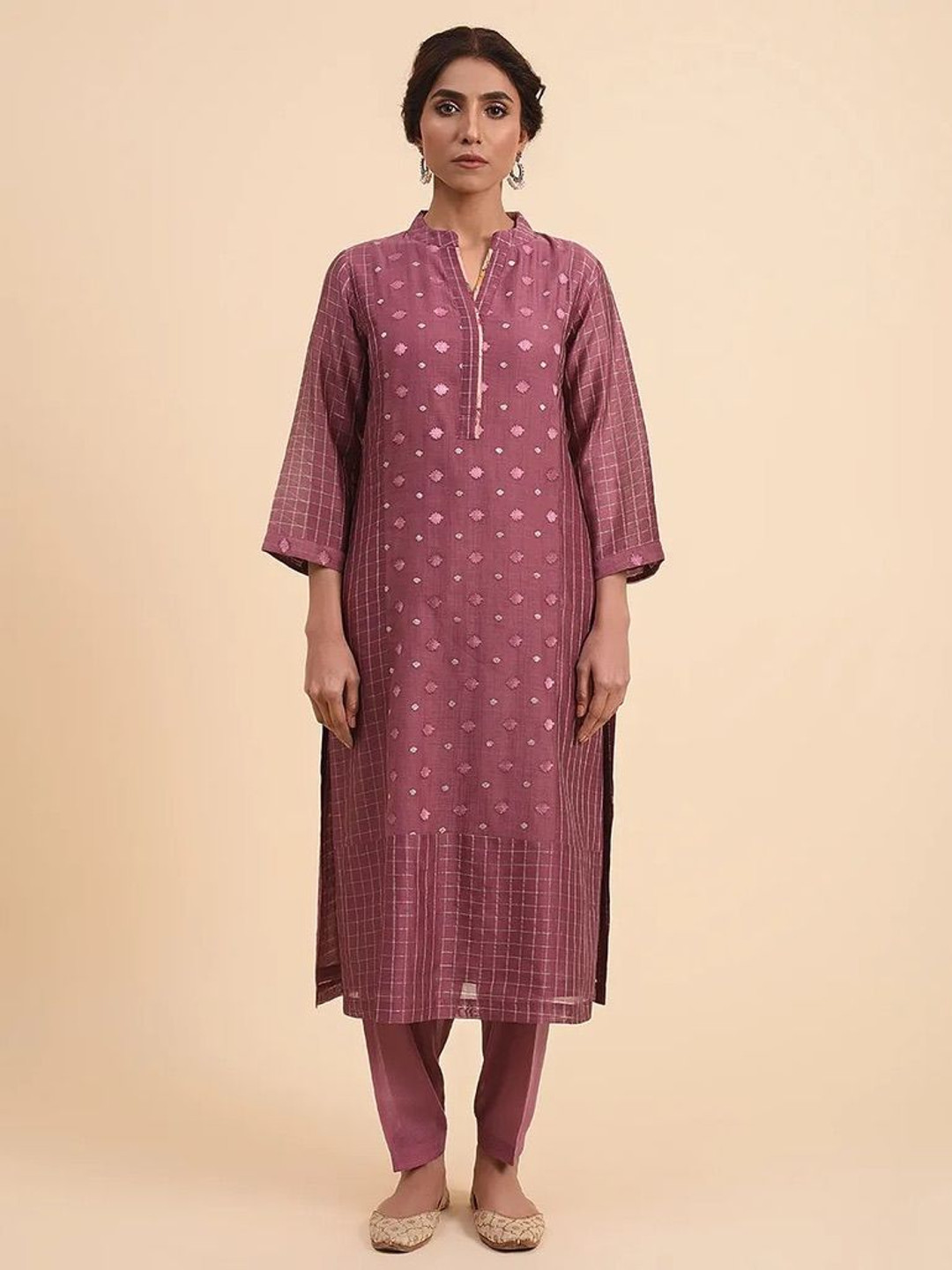 

SMRITI GUPTA Woven Design Mandarin Collar Flared Sleeves Chanderi Silk Straight Kurta, Pink