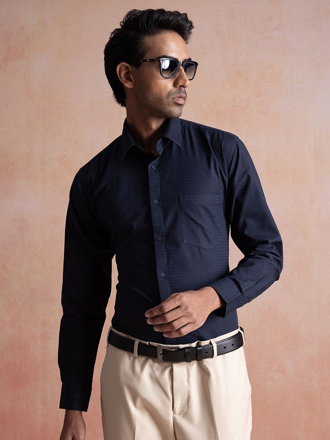 

Sero Men Smart Slim Fit Spread Collar Textured Cotton Casual Shirt, Navy blue