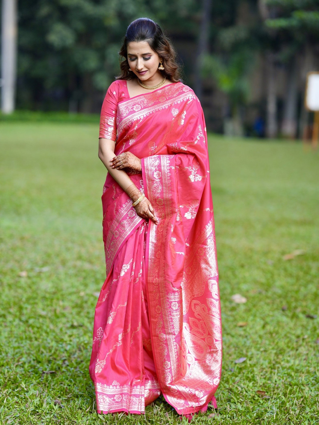 

LeeliPeeri Designer Woven Design Zari Silk Blend Banarasi Saree, Pink