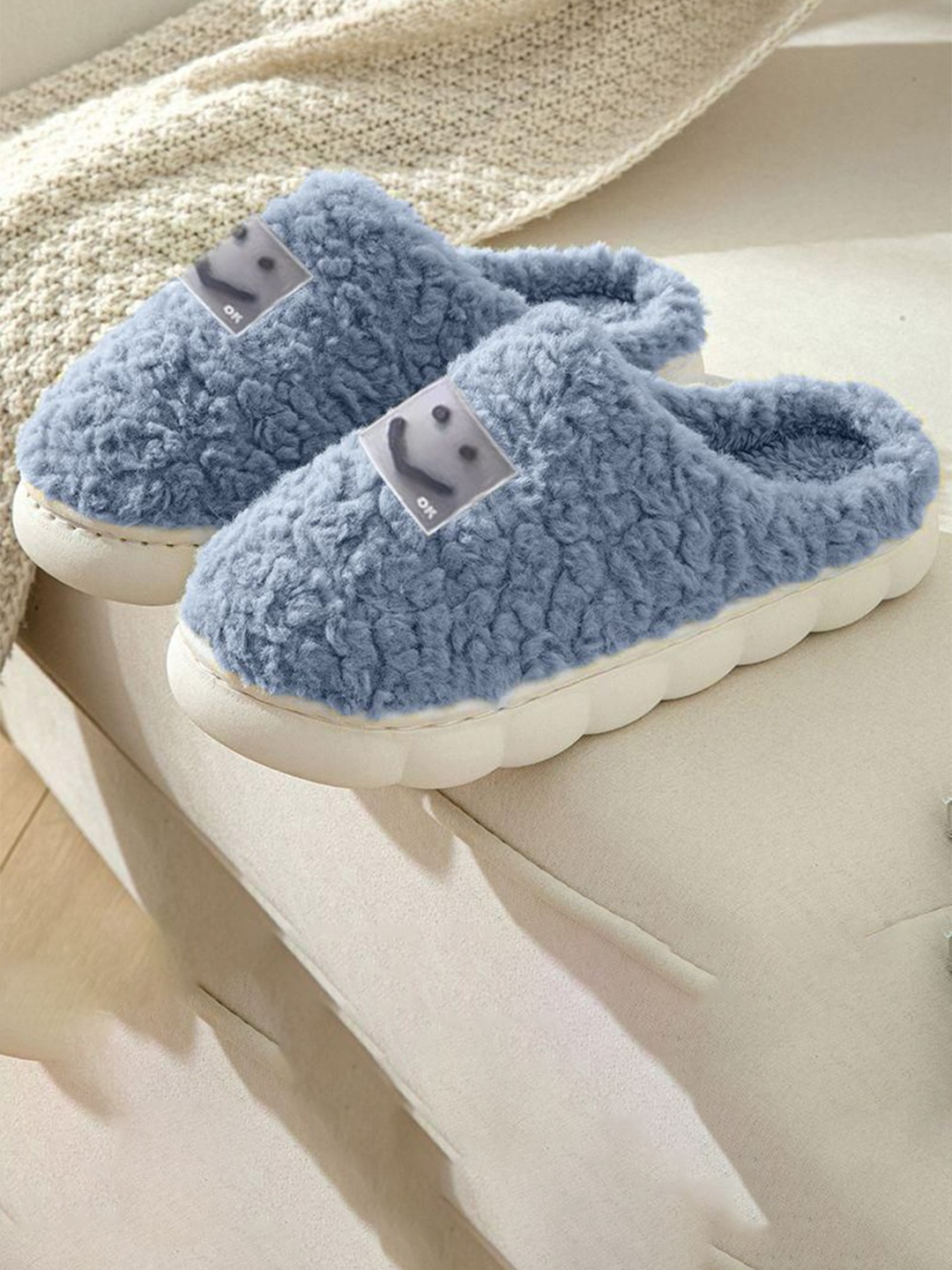 

glitchez Men Room Slippers, Blue