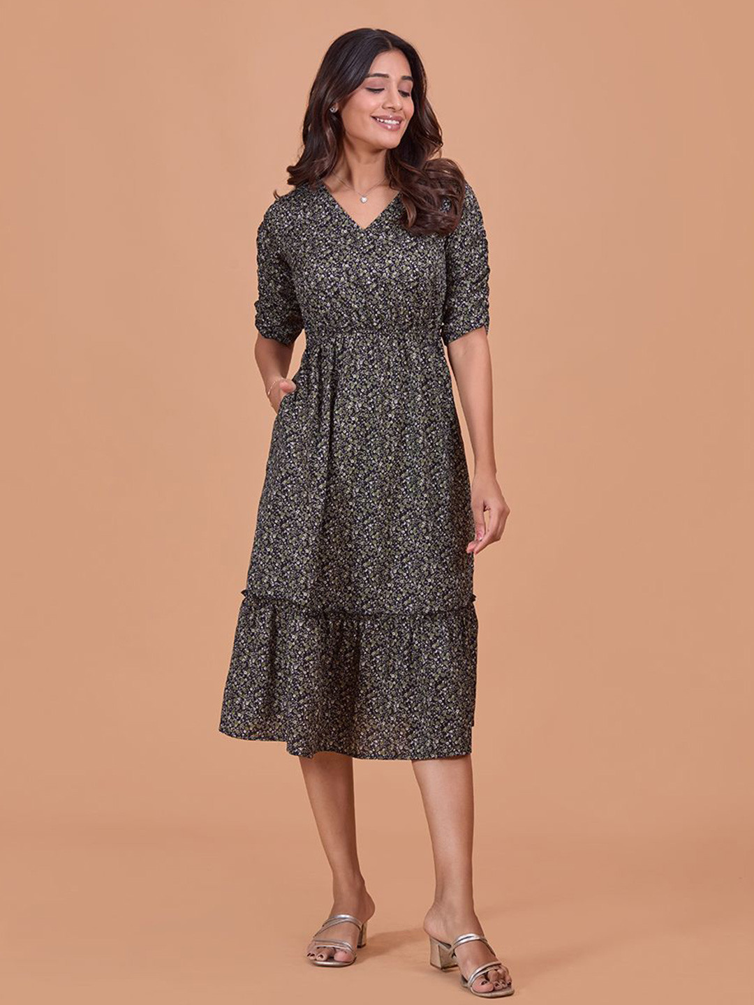 

Fashfun Women Floral Printed Puff Sleeve Fit & Flare Midi Dress, Black