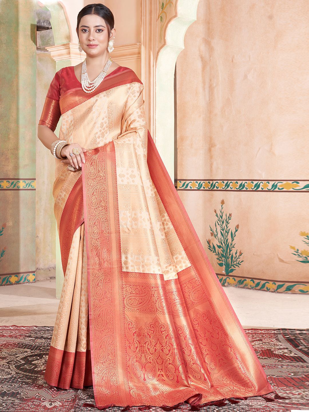 

Mitera Woven Design Zari Silk Blend Kanjeevaram Saree, Cream