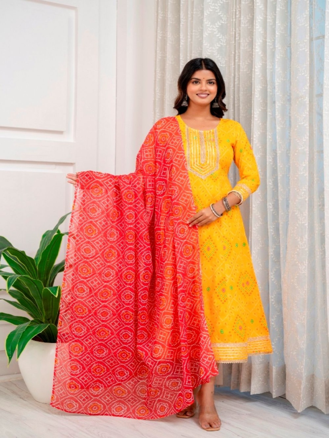 

SINSINI Women Printed Floral Kurta, Yellow