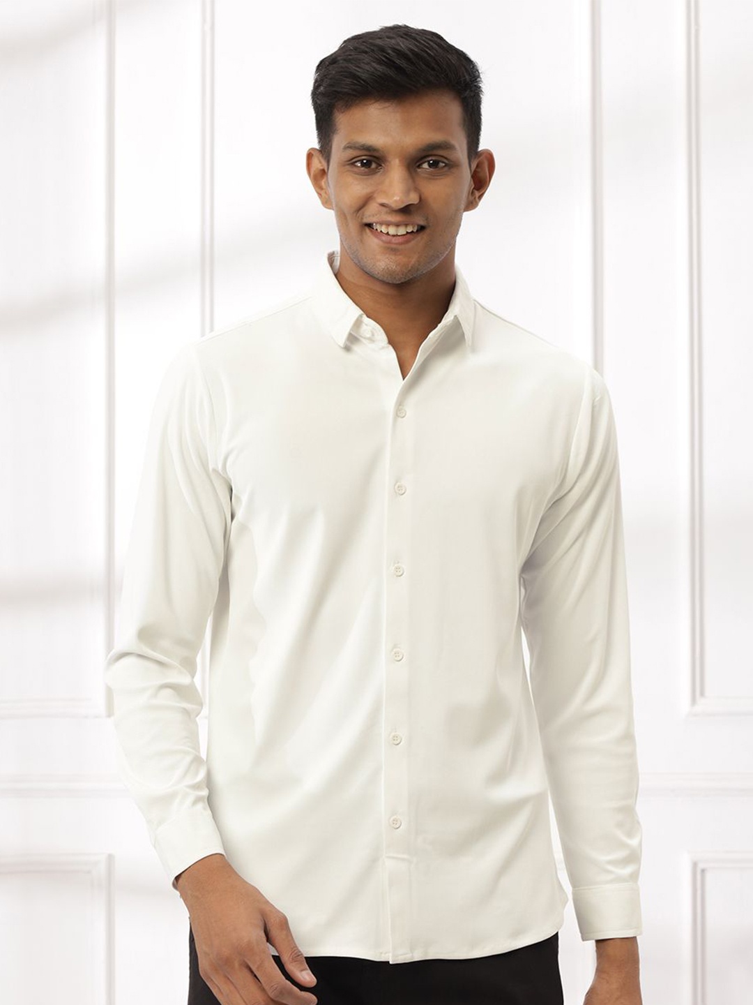 

N AND J Men Spread Collar Solid Casual Shirt, White