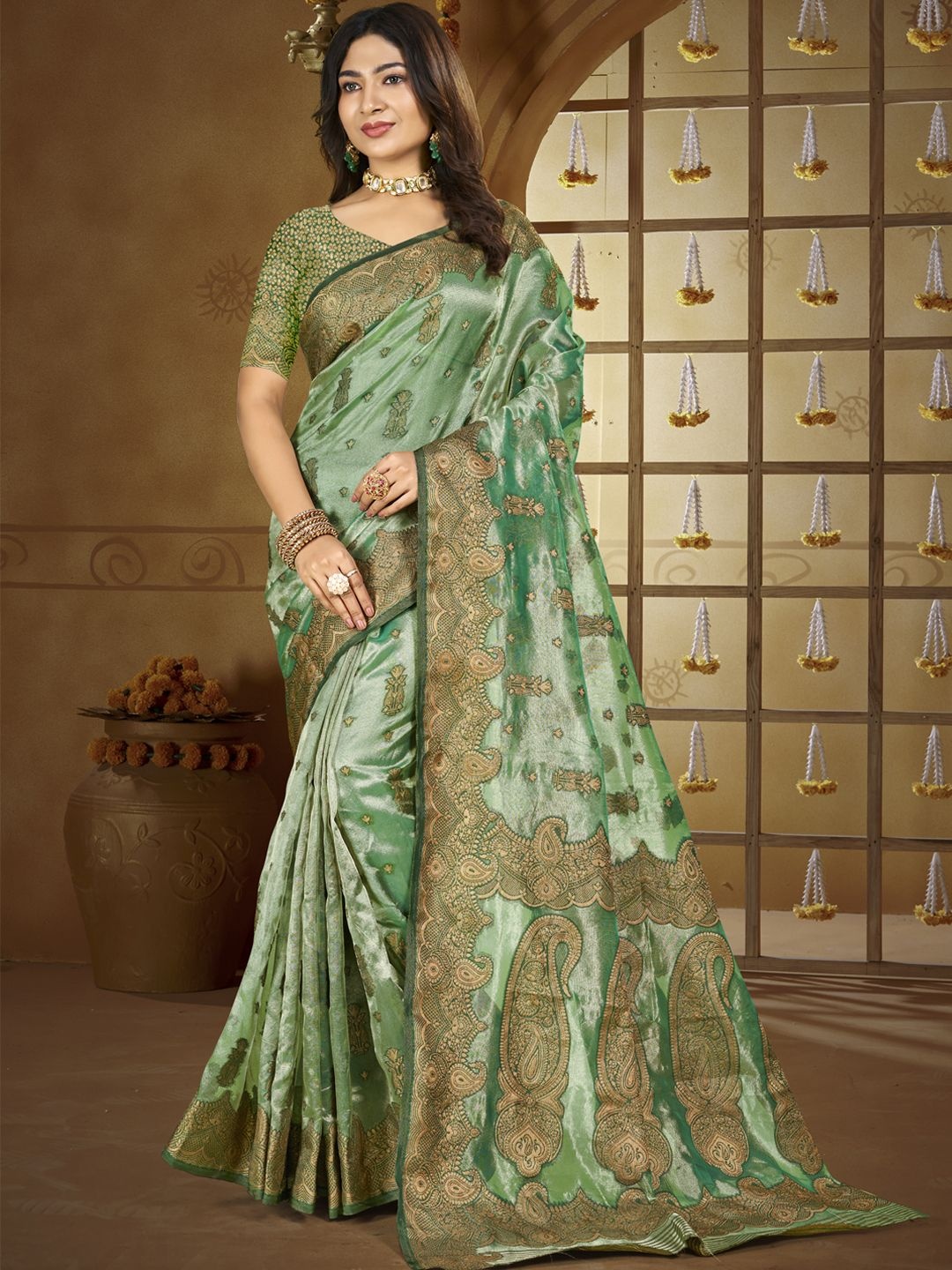 

SANGAM PRINTS Floral Zari Tussar Saree, Green