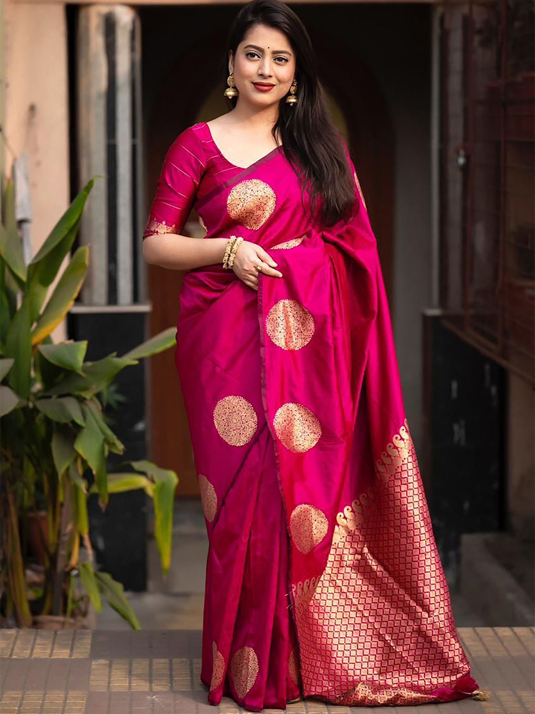 

bigben textile Woven Design Banarasi Saree, Pink