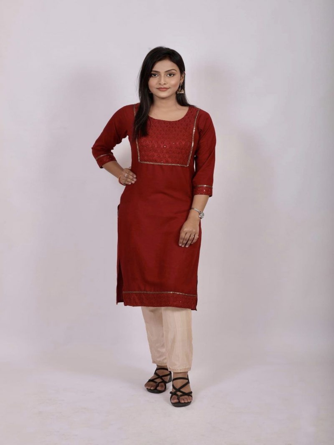 

La Trendzo Zari Embroidered Yoke Design Round Neck Straight Kurtas, Maroon