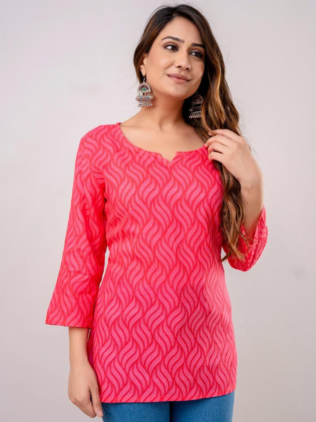 

Kairab Geometric Printed V-Neck Kurti, Red