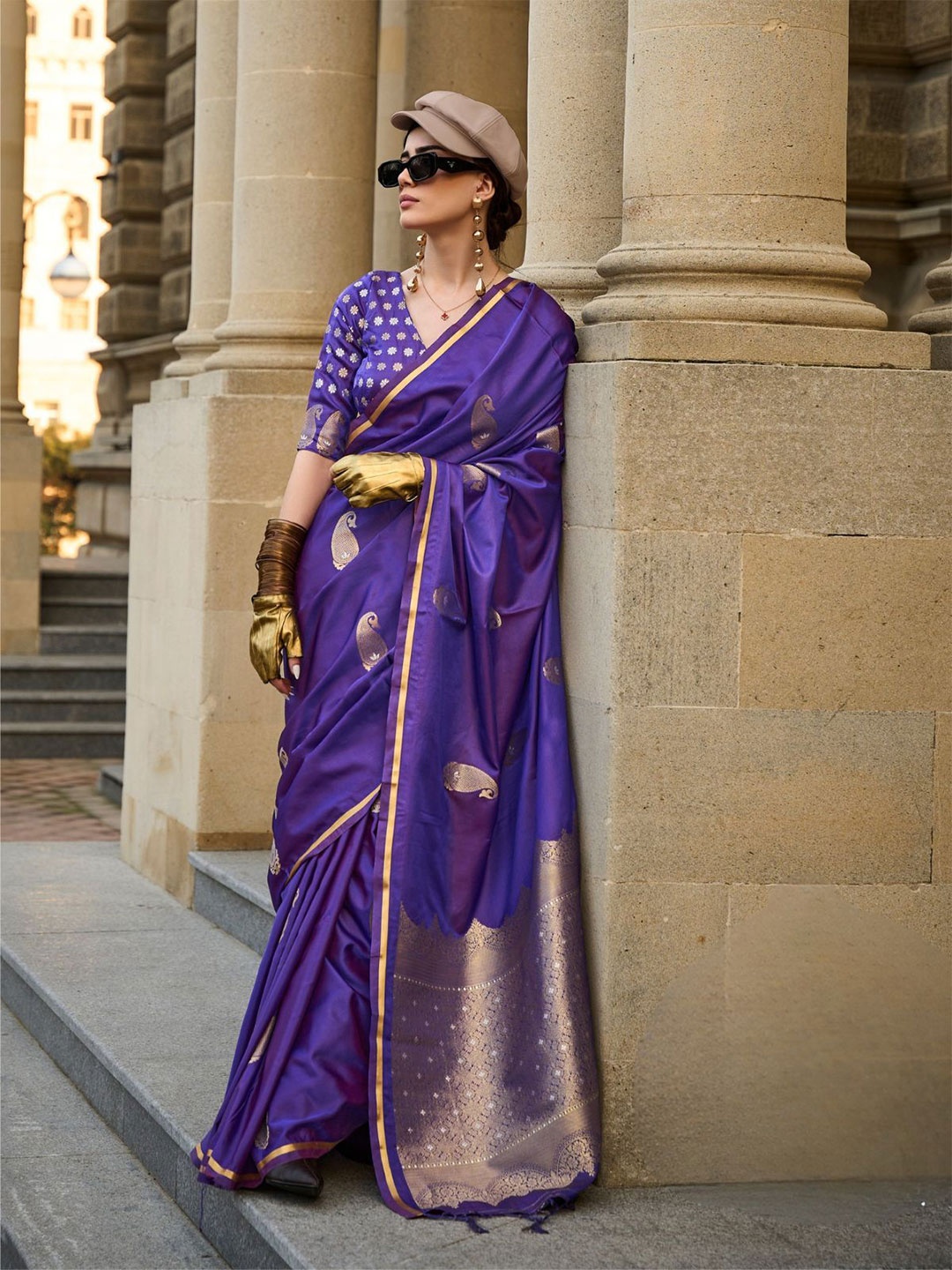 

ODETTE Ethnic Motifs Zari Satin Saree, Purple