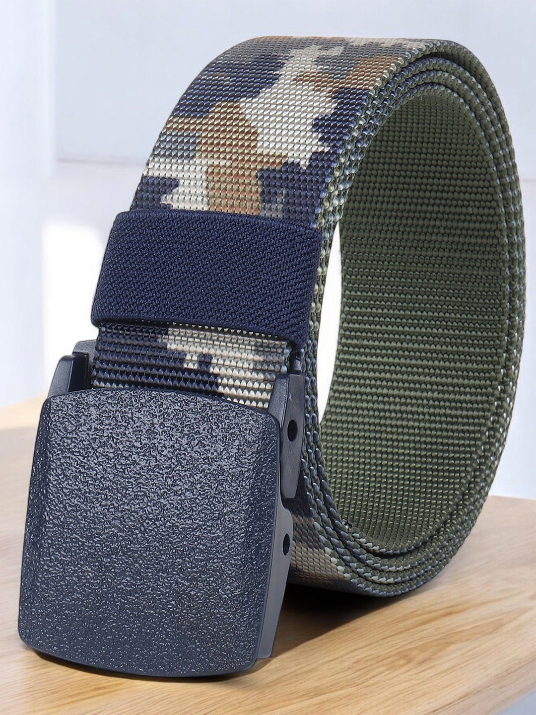 

Metronaut Men Textured Belt, Blue