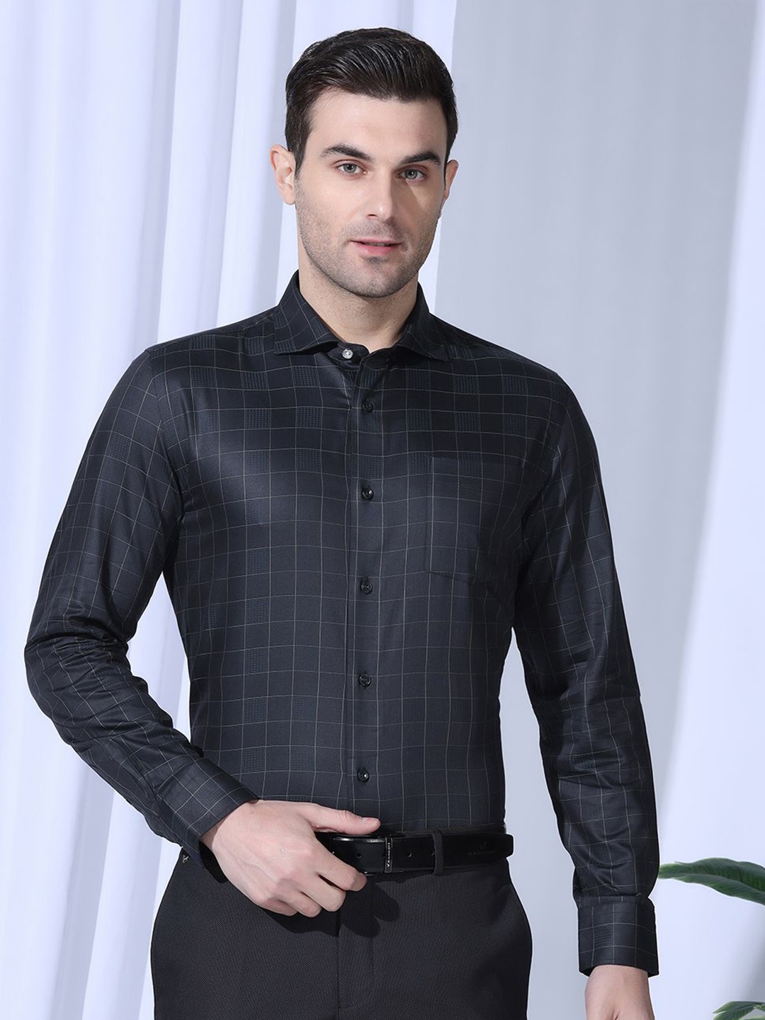 

Blackberrys Men India Slim Fit Spread Collar Grid Tattersall Checked Cotton Formal Shirt, Black