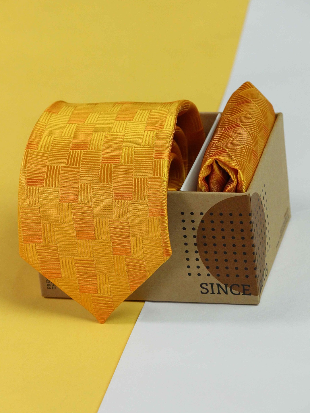

Tossido Men Accessory Gift Set of Tie & Pocket Square, Yellow