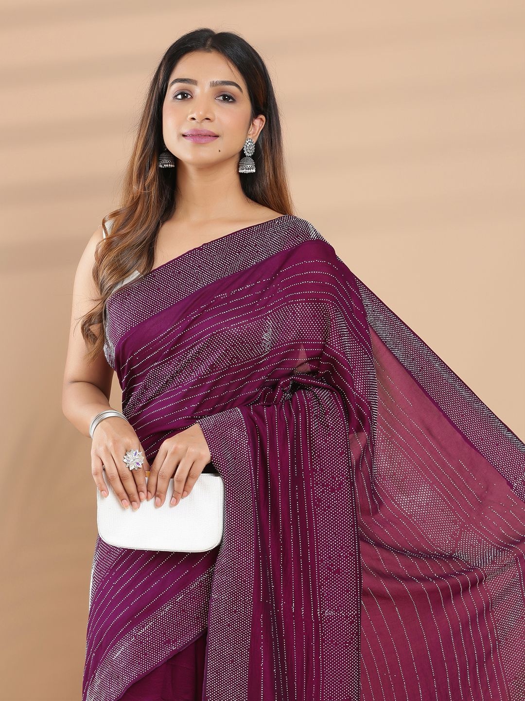 

Kalyan Silks Embellished Beads and Stones Silk Blend Saree, Purple