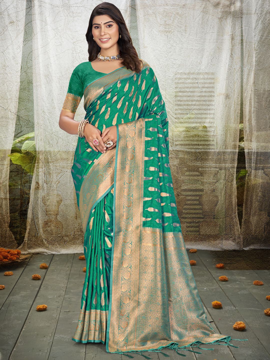 

SANGAM PRINTS Ethnic Motifs Zari Woven Design Tussar Saree, Green