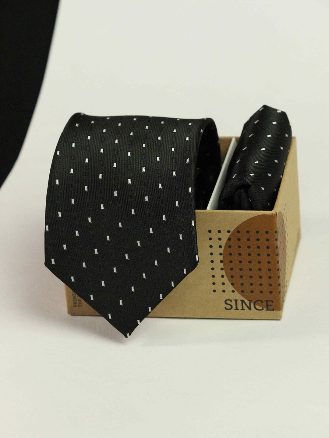 

Tossido Men Geometric Necktie & Pocket Square Accessory Gift Set, Black