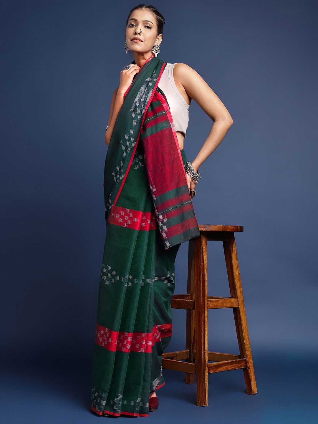 

Taavi Dhaniakhali Woven Design Cotton Handloom Saree With Blouse Piece, Green