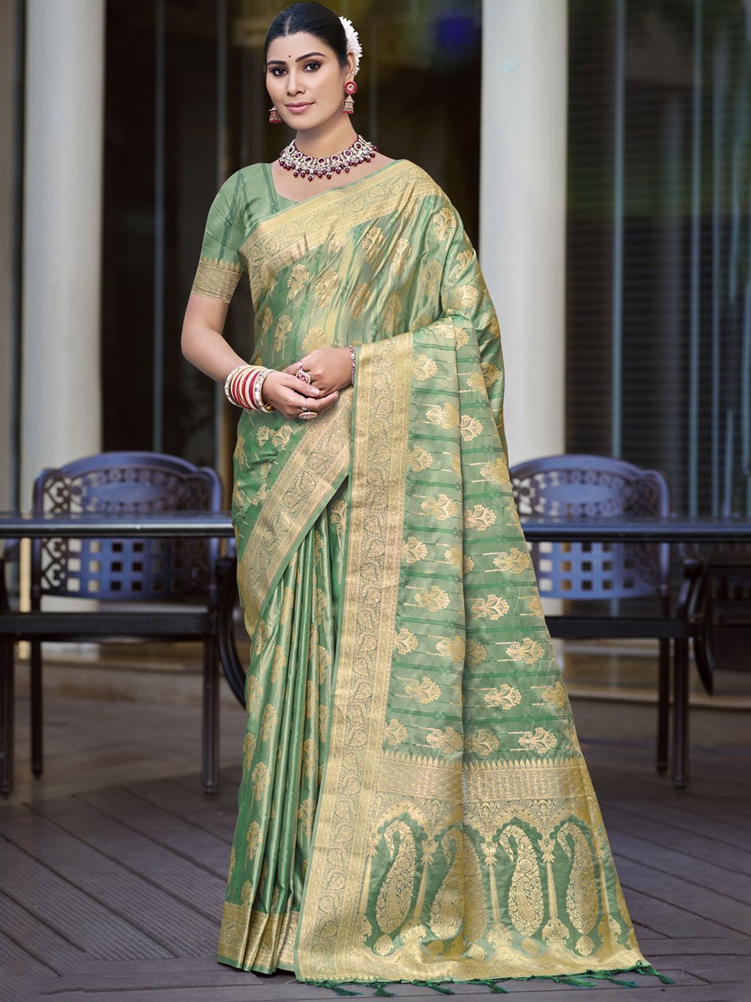 

SANGAM PRINTS Ethnic Motifs Woven Design Zari Satin Tussar Saree, Green