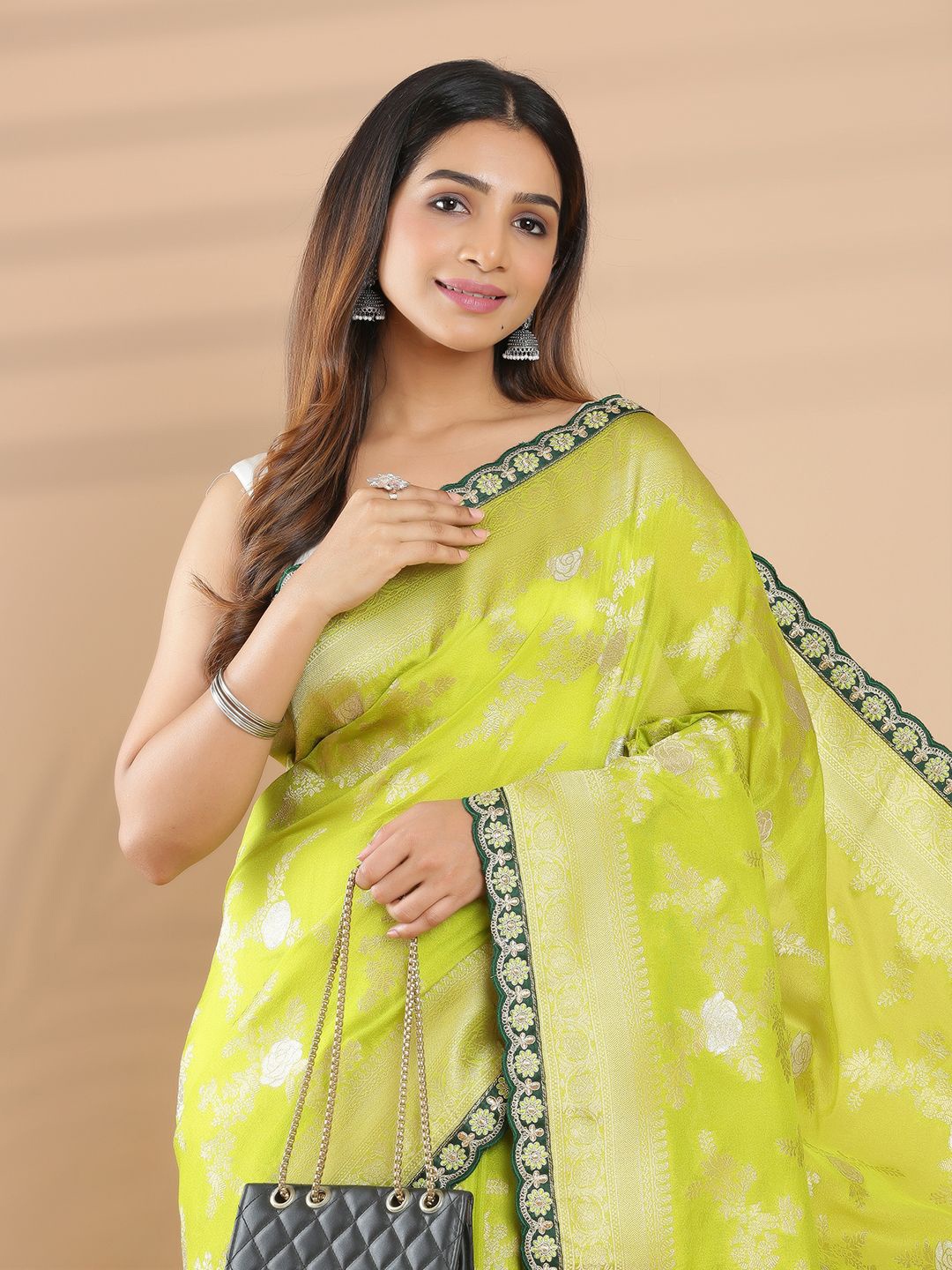 

Kalyan Silks Floral Zari Silk Blend Saree, Green