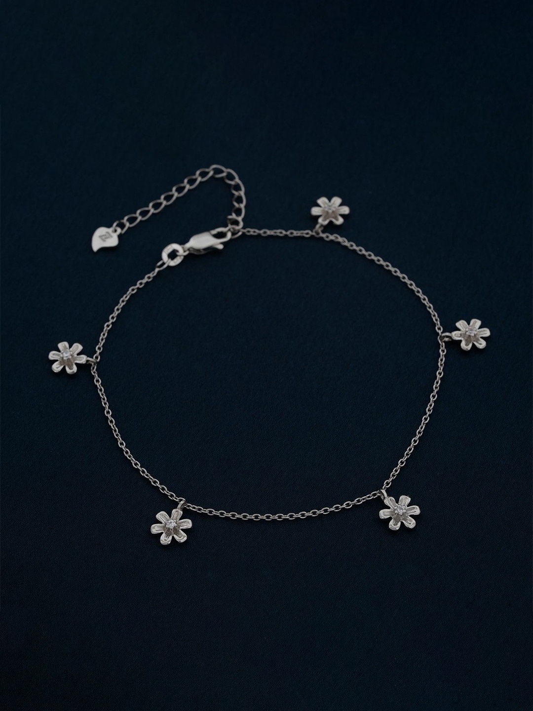 

Zalkari 925 Sterling Silver-Plated Artificial Stones Studded Daisy Flower Anklet